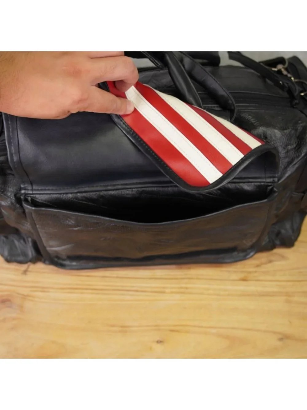Vintage Genuine Leather Duffle Travel Bag With American Flag Pocket 20
